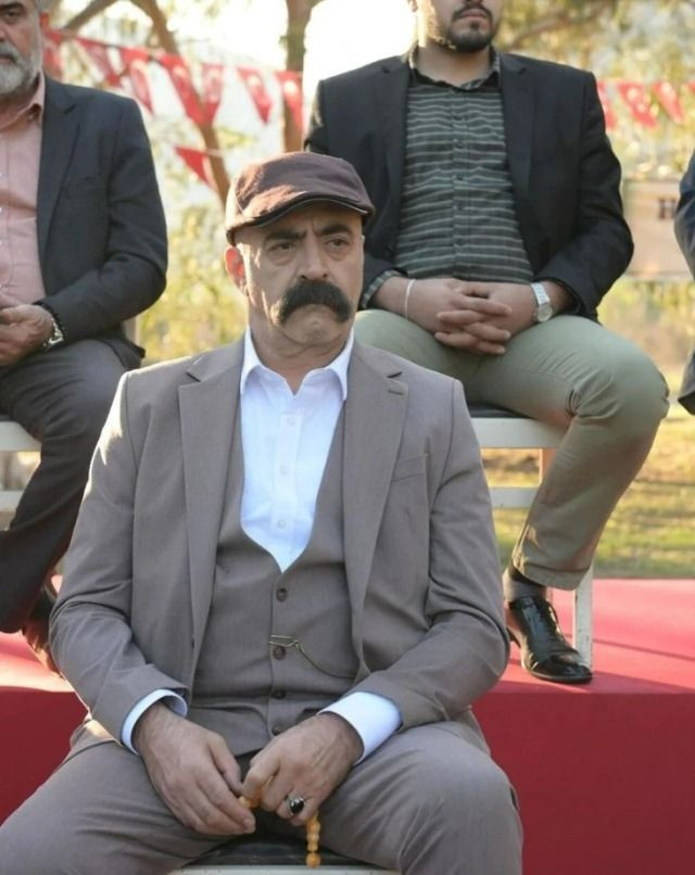 Akasya Durağı'nın Sinan'ı saçlarını kazıttı: Ünlü oyuncu Levent Ülgen'in yeni imajı! - Resim: 2