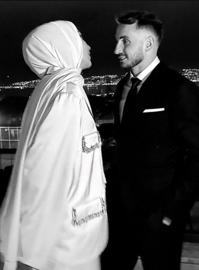 İşte Kerem Aktürkoğlu'nun gözlerden uzak tuttuğu sözlüsü: Geceden çok özel fotoğraflar! - Resim: 3