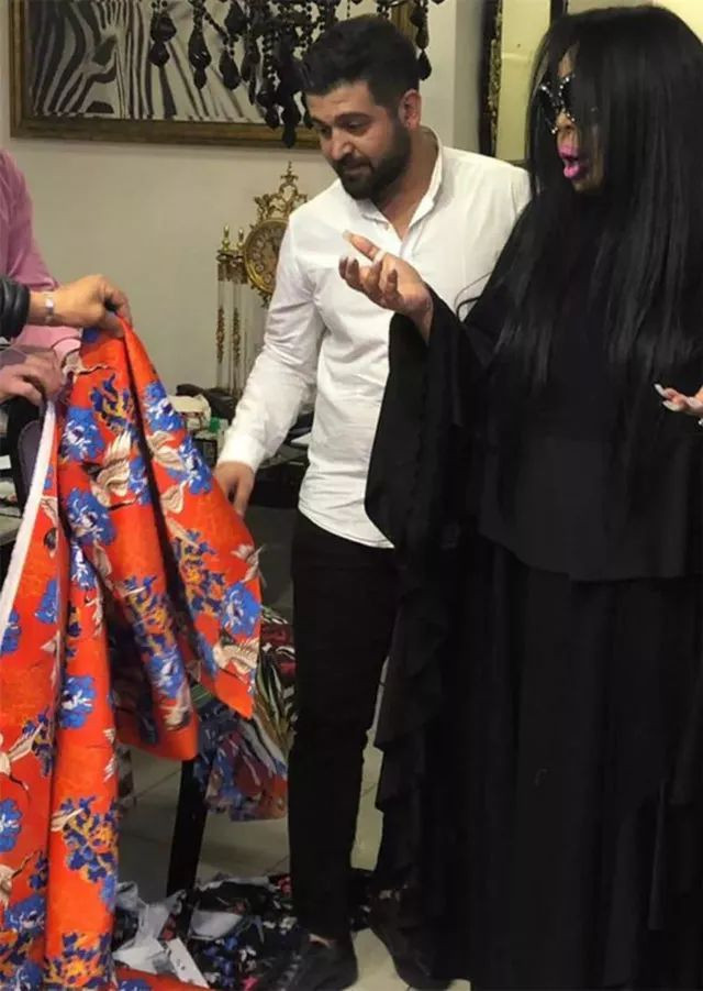 Bülent Ersoy kumaşa servet harcadı! - Resim: 2