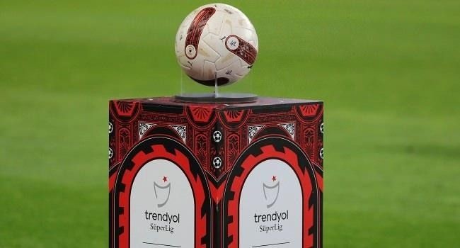 Süper Lig'de sezonun en iyi oyuncuları seçildi: Dzeko, İcardi'ye fark attı! - Resim: 2