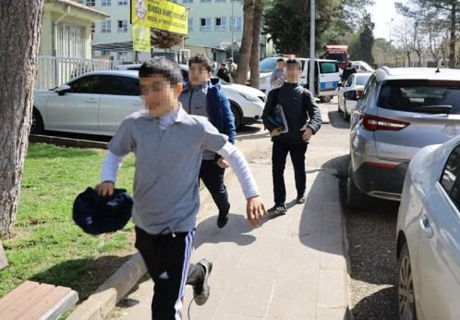 Bir ilimizdeki liseye silahlı saldırı: Çok sayıda yaralı var - Resim : 4