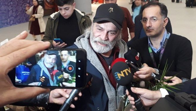 Emmy alan Haluk Bilginer İstanbul’a döndü! - Resim: 2
