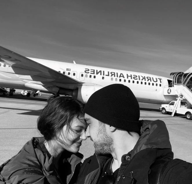 Güzel Günler'in başrol oyuncularından aşk pozu geldi! Son paylaşımları çok beğenildi... - Resim: 4