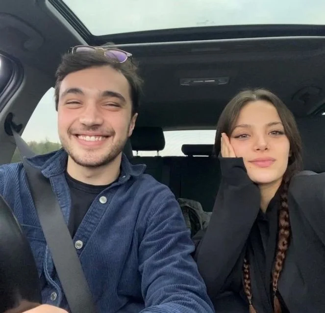 Güzel Günler'in başrol oyuncularından aşk pozu geldi! Son paylaşımları çok beğenildi... - Resim: 2