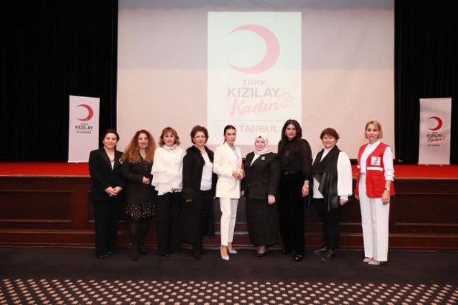 Sanatçılar kız çocuklarına destek için el ele verdi - Resim : 2