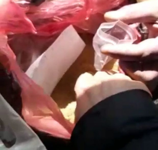 Pirinç tozunu altın tozu diye satmaya çalıştılar - Resim : 1