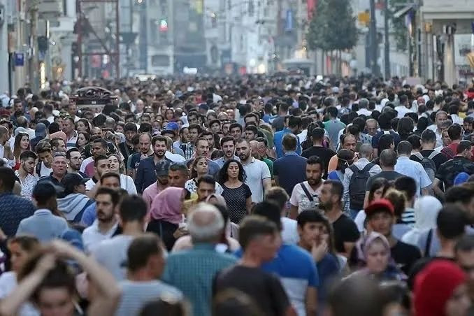 Türkiye'de kadın ve erkeklerin ortalama yaşam süresi: Biri daha uzun, biri daha sağlıklı... - Fotoğraf: 2