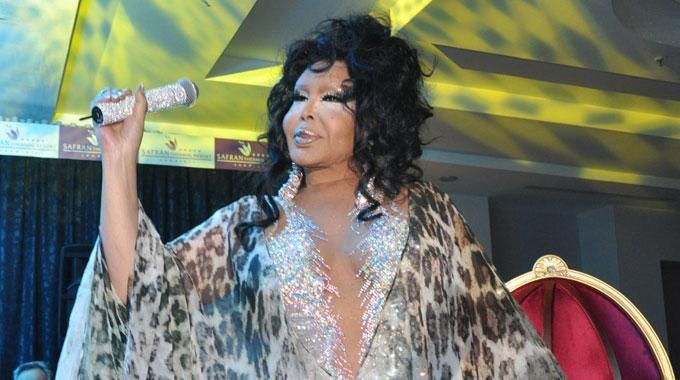 Bülent Ersoy'dan ünlü gurme Vedat Milor'a cevap - Resim: 2