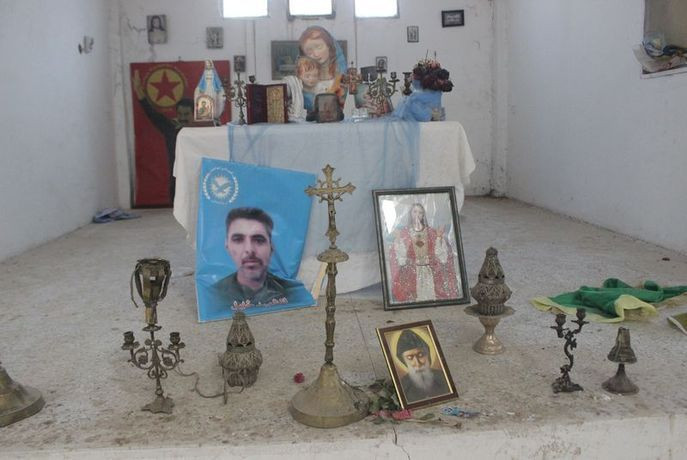 Terör örgütü YPG/PKK Ermeni kilisesini karargah yaptı! - Fotoğraf: 2