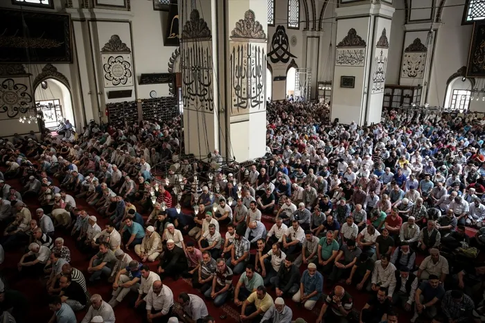24 Şubat Cuma hutbesi konusu nedir? Diyanet 24 Şubat Cuma hutbesi yayımlandı: "Kardeşlik, Dayanışma ve Dua Vakti" - Fotoğraf: 6
