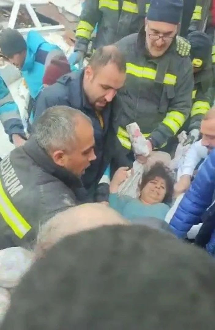 Hatay'da 36 saat sonra gelen mucize! Yusuf bebek, kardeşi ve annesiyle birlikte kurtarıldı - Resim: 3