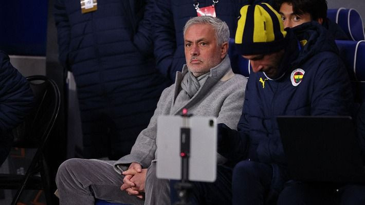 İskoçya basını Jose Mourinho'yu yerden yere vurdu! Rangers maçı sonrası hedef tahtası oldu - Fotoğraf: 4