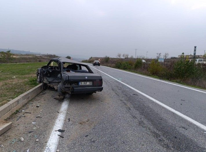 Bursa’da iki otomobil çarpıştı: 1 ölü, 2 yaralı - Resim: 3