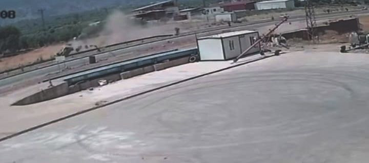 Takla atan hafif ticari aracın sürücüsü öldü - Resim: 2