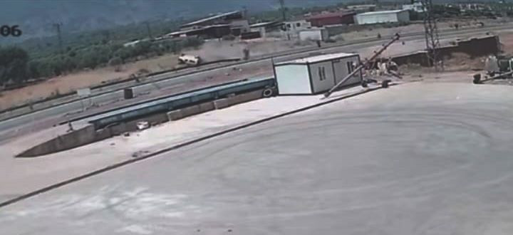 Takla atan hafif ticari aracın sürücüsü öldü - Resim: 4