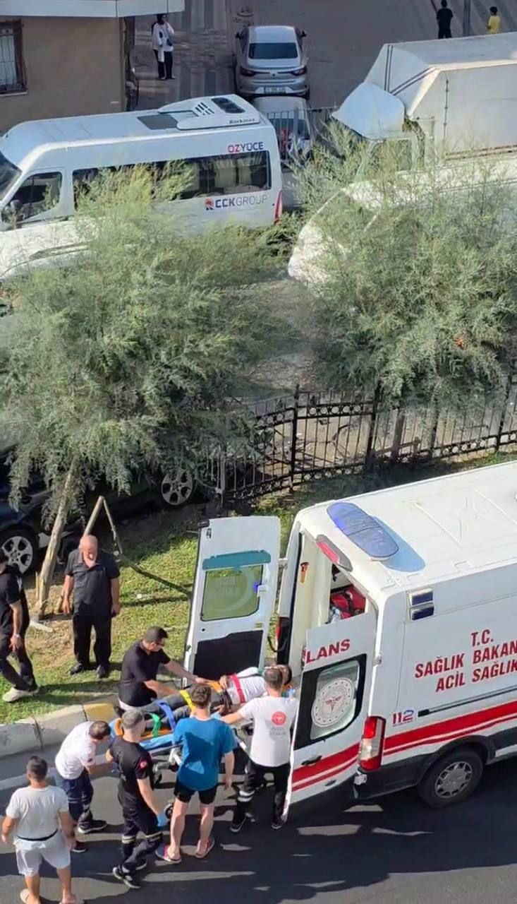 Refüjü aşarak demir korkuluklara çarptı - Resim: 4