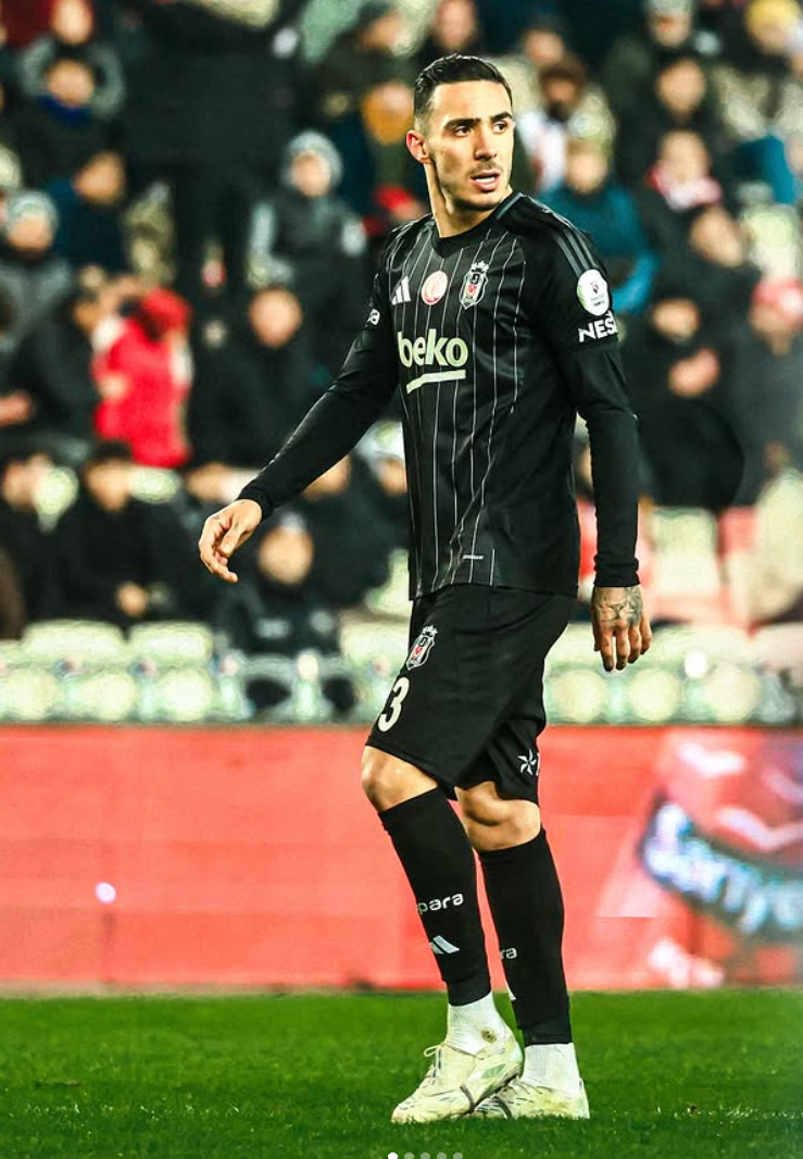 Fenomen Danla Bilic genç futbolcuyla aşk yaşıyor! Yaş farkı bomba - Resim: 4