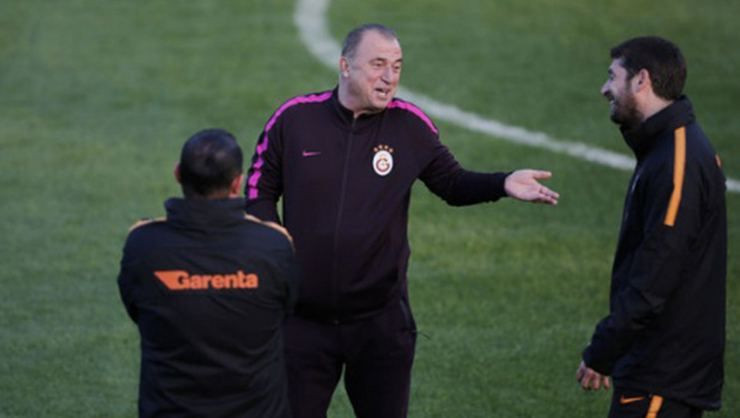 Ümit Davala: Gülüyoruz ağlanacak halinize - Resim: 2