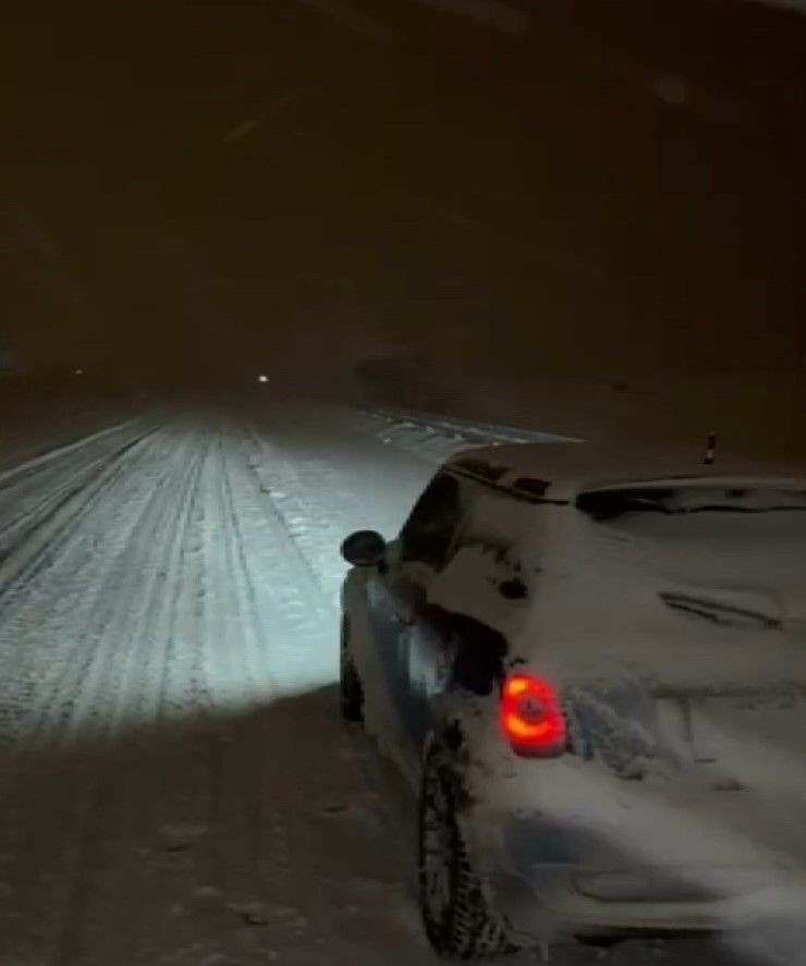 Kar yağışı Sivas’ı esir aldı, birçok karayolu ulaşıma kapatıldı - Resim: 2