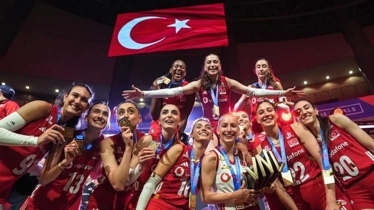 Şampiyonluğun ödülü belli oldu! Filenin Sultanları kasayı doldurdu - Fotoğraf: 2