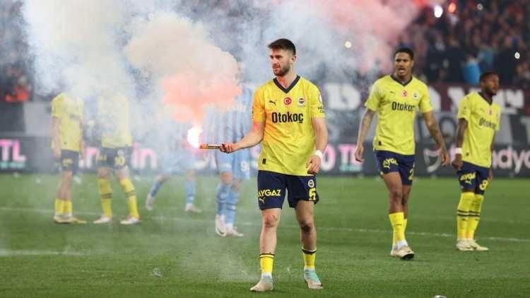 Fenerbahçeli yıldızdan flaş ayrılık kararı: Trabzonspor maçı sonrası Ali Koç ile konuştu: Burada kalmak istemiyorum! - Resim: 1