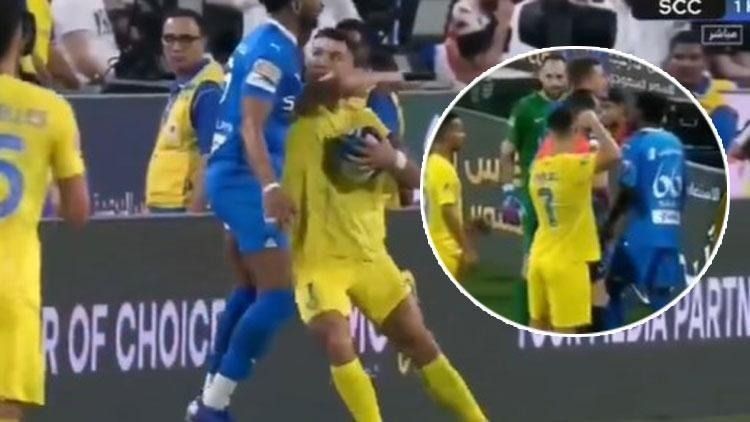 Ronaldo sinirlerine hakim olamadı! Sahanın ortasında maçın hakemine yumruk... - Resim: 1