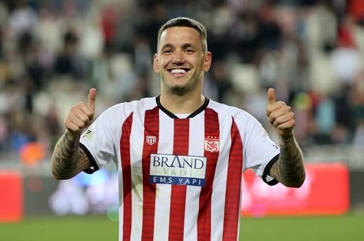 Süper Lig'de sezonun en iyi oyuncuları seçildi: Dzeko, İcardi'ye fark attı! - Resim: 3