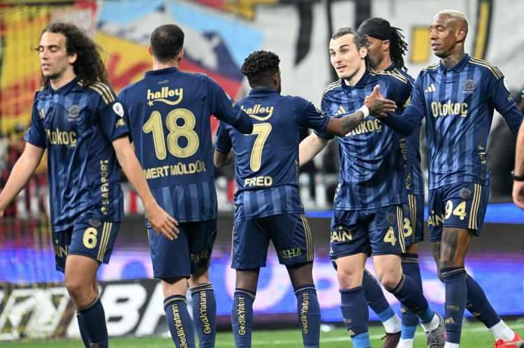 İşte G.Saray, F.Bahçe ve Trabzonspor'un maçları: Süper Lig'de zirve karıştı! - Fotoğraf: 16