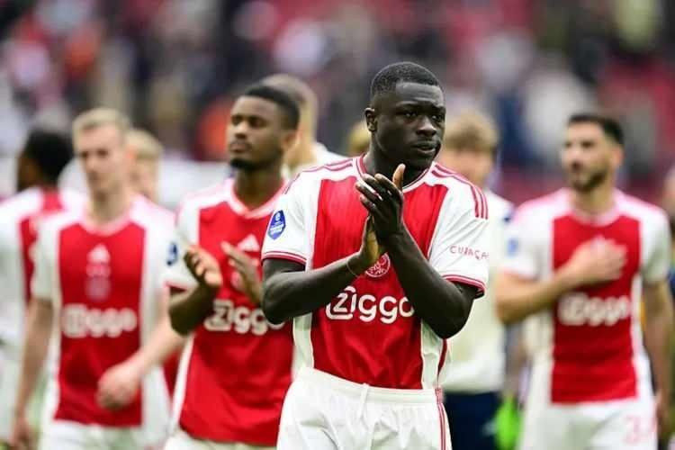 Dünyanın en büyük 25 takımı belli oldu: Süper Lig devi listede! - Fotoğraf: 15