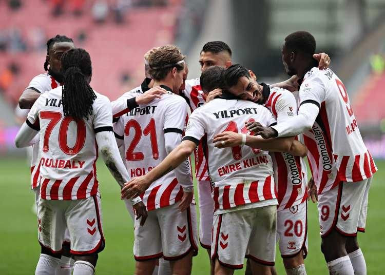 İşte G.Saray, F.Bahçe ve Trabzonspor'un maçları: Süper Lig'de zirve karıştı! - Fotoğraf: 17