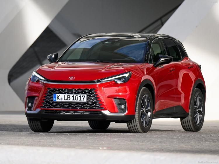 En ucuz SUV'u resmen Türkiye'de: İşte tüm dikkatleri üzerine çeken Lexus LBX'in fiyatı! - Resim: 3