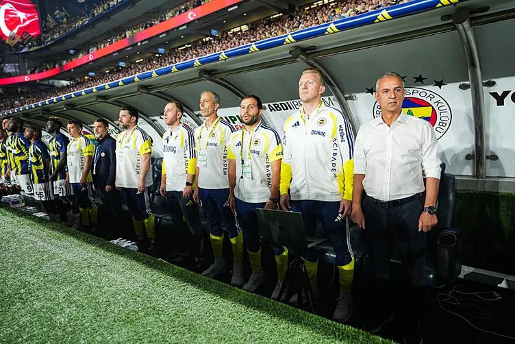 Fenerbahçe’de mağlubiyet sonrası İsmail Kartal’a sert çıktı! ‘Tarihi bir hezimet olabilirdi’ - Fotoğraf: 12