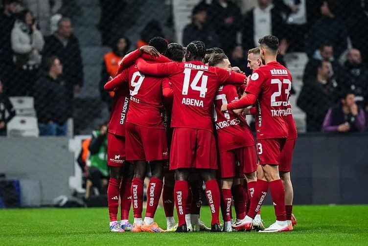 İşte Süper Lig'de en çok penaltı kazanan takım: Tam 9 kez kullandılar - Fotoğraf: 17