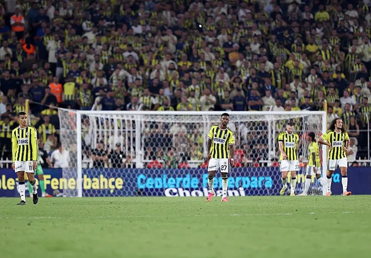 Fenerbahçe’de mağlubiyet sonrası İsmail Kartal’a sert çıktı! ‘Tarihi bir hezimet olabilirdi’ - Fotoğraf: 5