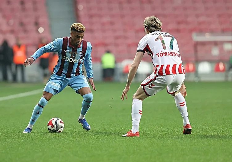 Süper Lig'in asist kralı belli oldu! Yıldız isim tek başına zirvede... - Fotoğraf: 3