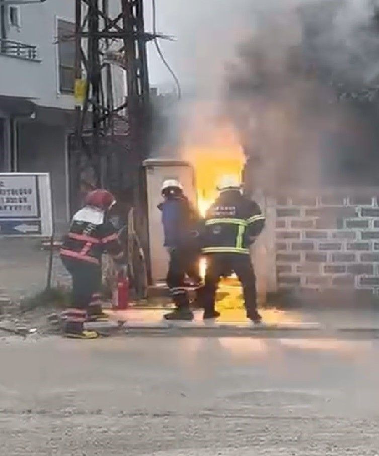 Sakarya'da trafo yangınındaki patlama paniğe neden oldu - Resim: 4