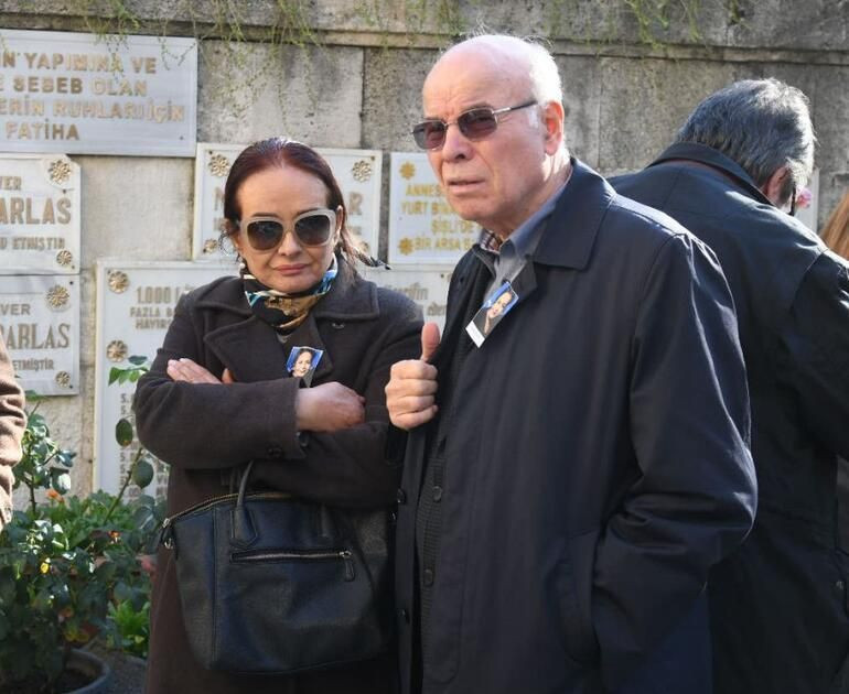 Hale Akınlı son yolculuğuna uğurlandı - Resim: 2