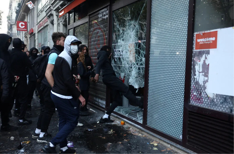 Sokakta lüks saat yağması: Fransa'daki kaosu tırmandıran iddianın ardından ilanlar siliniyor! - Fotoğraf: 7