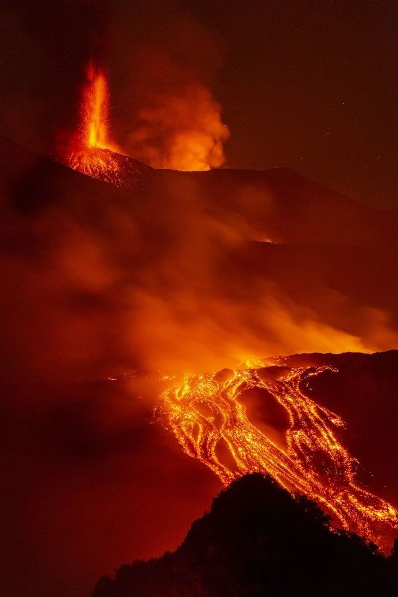 İtalya'da Etna Yanardağı uyandı: Son 20 yılın en ağır acil durumu yaşanıyor - Fotoğraf: 4