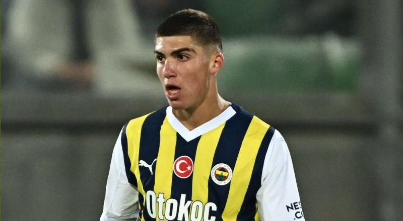 Yusuf Akçiçek için Premier Lig devi geldi! Kadıköy'e imzaya geldiler - Fotoğraf: 3
