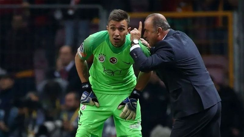 Yıllar sonra açıkladı: Muslera, Fatih Terim'in odasını bastı, 'Ben oynamam' dedi - Resim: 4