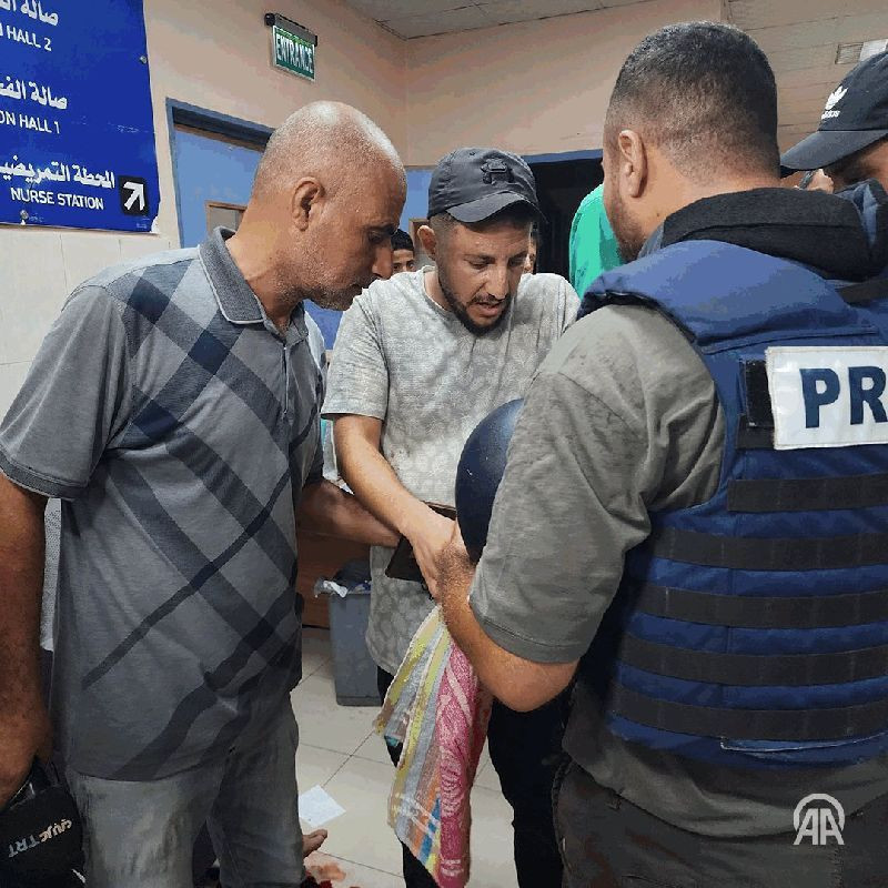 İsrail Gazze'de gazetecilere saldırdı! TRT kameramanı ve asistanı yaralandı - Resim: 4