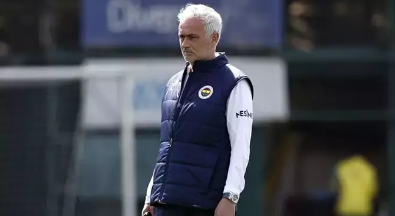 Fenerbahçe'yi yaparsa o şampiyon yapar! Yapay zeka bakın hangi teknik adamı seçti - Resim: 2