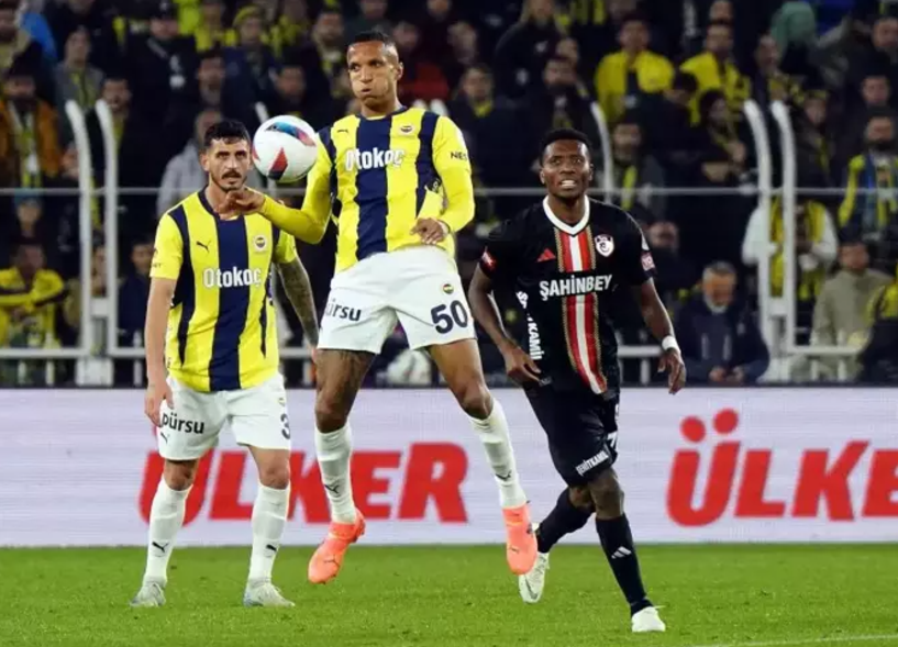 Fenerbahçe'de Saint-Maximin krizi: Kulağının çekilmesi gerek! - Fotoğraf: 10