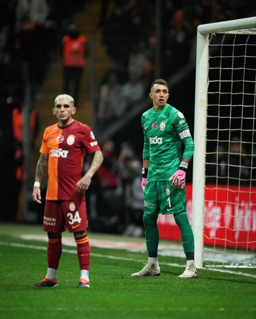 Galatasaray’dan Muslera sonrası büyük hamle: Santos’un yıldızıyla ilk temas! - Resim: 1