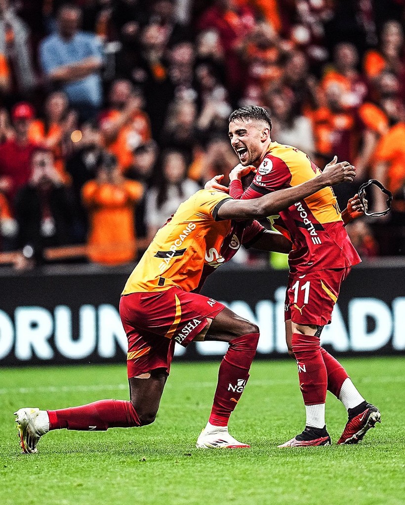 Galatasaray’dan Yunus Akgün’e çılgın teklif: Roland Sallai ücreti ve serbest kalma maddesi kalkıyor! - Resim: 4