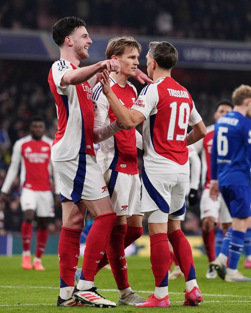 İngiltere'den yeni yıldız yolda mı? Fenerbahçe Trossard'la Anlaştı, Arsenal bonserviste diretiyor - Fotoğraf: 5