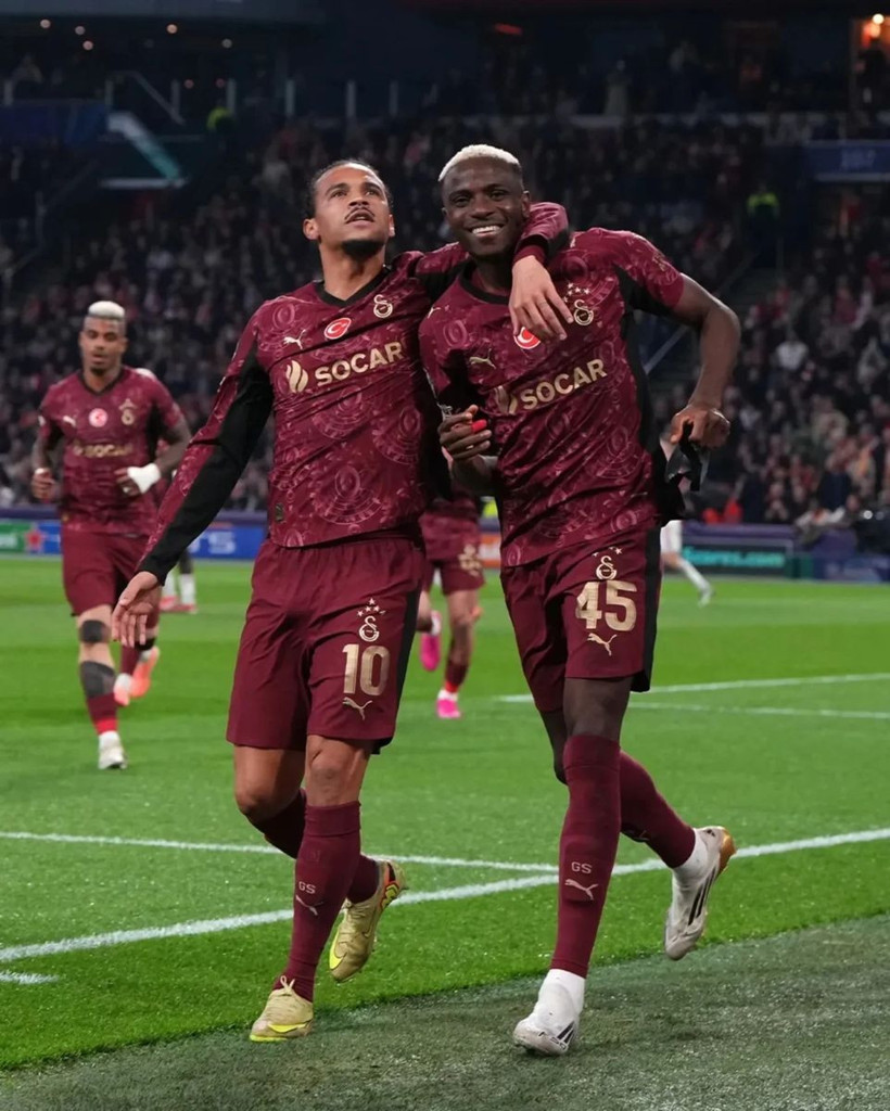 Osimhen’den Ajax’a hat-trick: Gol krallığında zirveye çıktı - Resim: 2