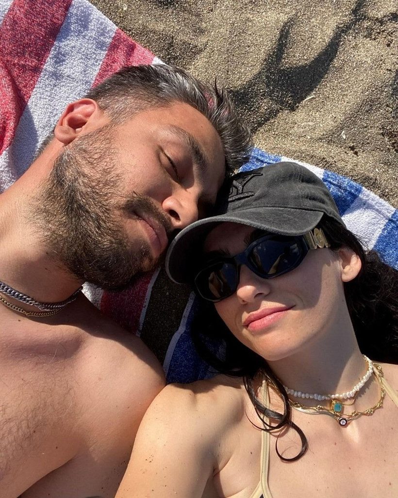 Hazar Ergüçlü sevgilisi Efe Çelik ile tatilde - Resim: 3