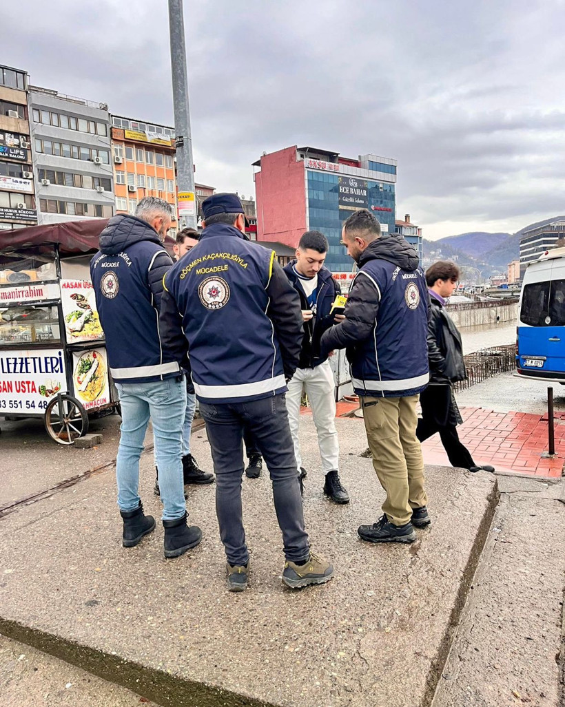 Zonguldak'ta 7 kaçak göçmen yakalandı - Resim: 4
